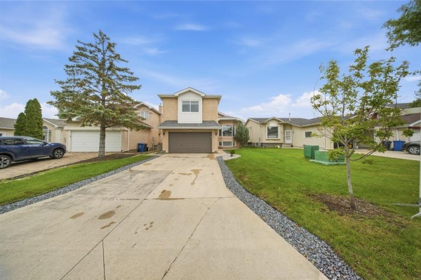 140 Eaglemere Drive, Winnipeg