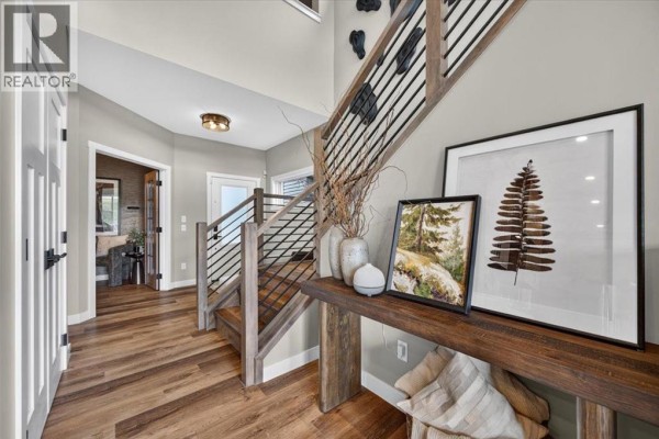 Living room - 140 Fireside Close, Cochrane, AB T4C0R4 Photo 3