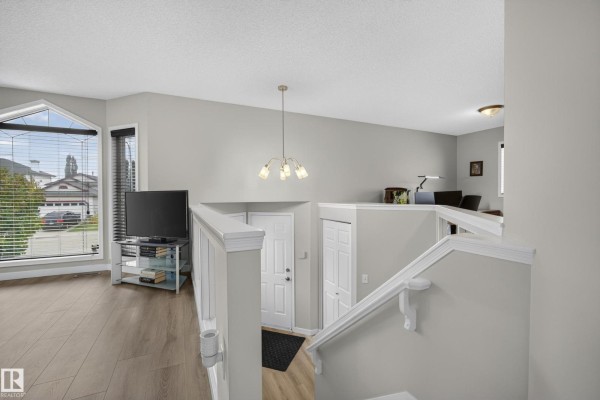 Den - 140 Foxhaven Co, Sherwood Park, AB T8A5X2 Photo 5