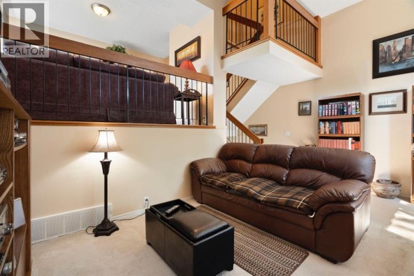 Bedroom - 140 Glamis Terrace Sw, Calgary, AB T3E6V3 Photo 5