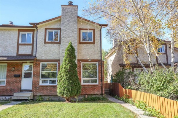 140 Kairistine Lane, Winnipeg, MB R2R1H5 Photo 2