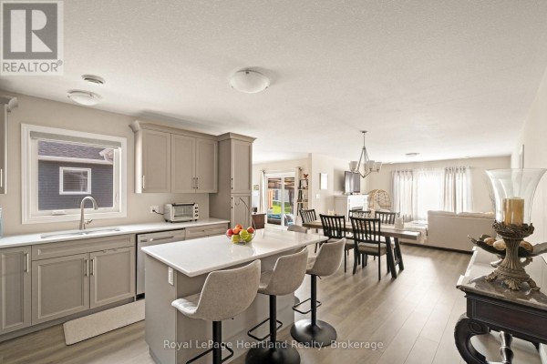 Laundry room - 140 Lake Breeze Drive, Ashfield Colborne Wawanosh, ON N7A0C6 Photo 4