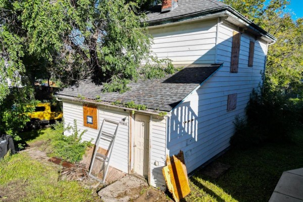 140 Princess Avenue, Brandon, MB R7A0N3 Photo 3