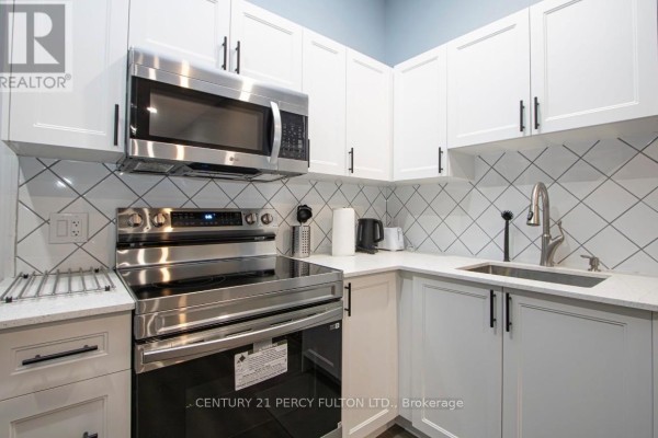 140 Ridout Street S, London South, ON N6C3X6 Photo 3