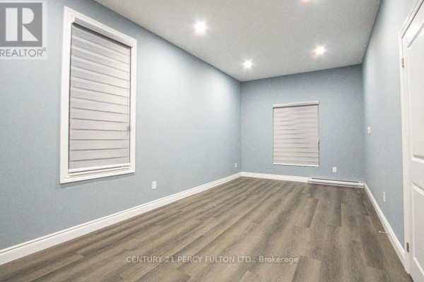 140 Ridout Street S, London South, ON N6C3X6 Photo 5