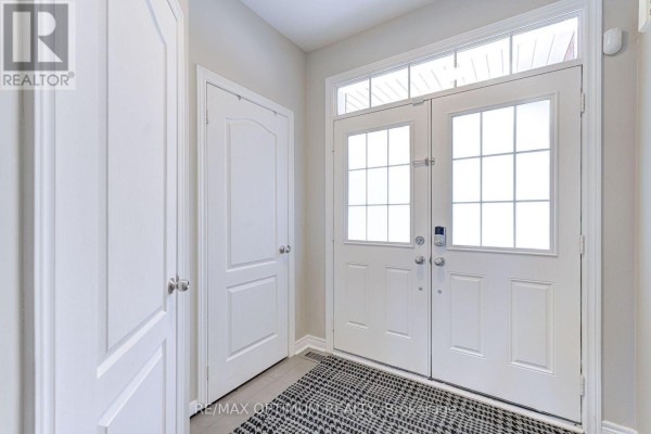 Kitchen - 140 Sky Harbour Drive, Brampton, ON L6Y0V1 Photo 4