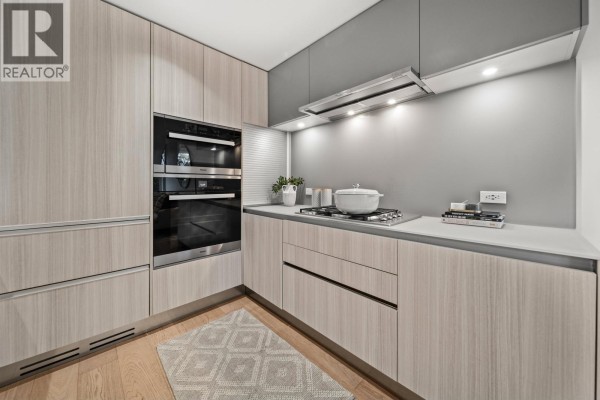 140 W Woodstock Avenue, Vancouver, BC V5Y0N1 Photo 2