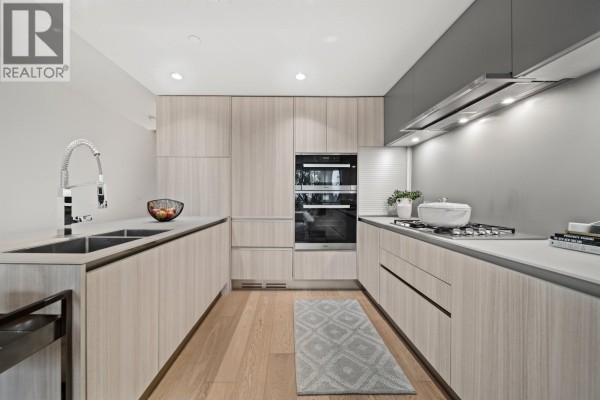 140 W Woodstock Avenue, Vancouver, BC V5Y0N1 Photo 3
