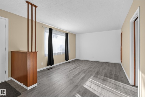 Bedroom 2 - 140 Willow St, Sherwood Park, AB T8A1P2 Photo 5
