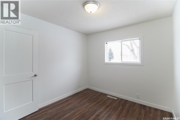 4pc Bathroom - 1400 Rothwell Street, Regina, SK S4N2B3 Photo 5