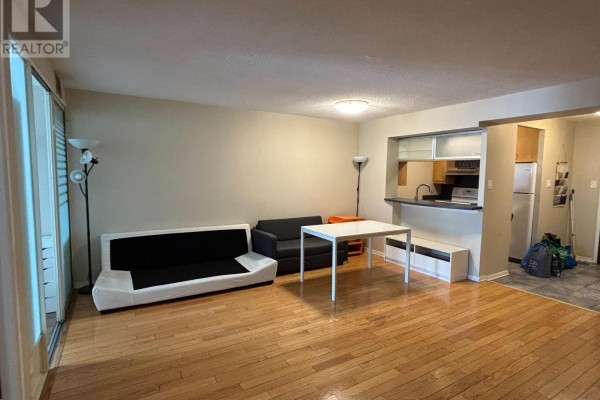 1401 - 1055 Bay Street, Toronto, ON M5S3A3 Photo 3