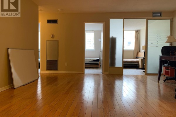1401 - 1055 Bay Street, Toronto, ON M5S3A3 Photo 5