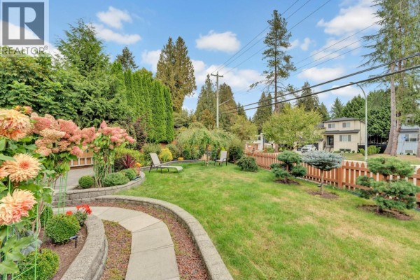 1401 Apel Drive, Port Coquitlam, BC V3B2V1 Photo 4