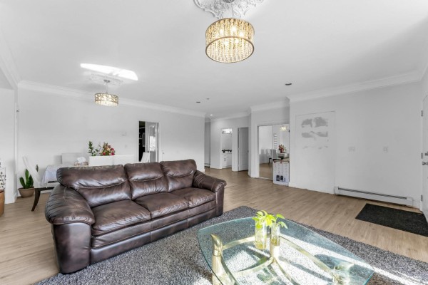 14015 82 Avenue, Surrey, BC V3W1M8 Photo 3