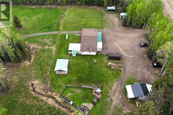Living room - 14015 Township Road 534, Rural Yellowhead County, AB T7E5G3 Photo 5