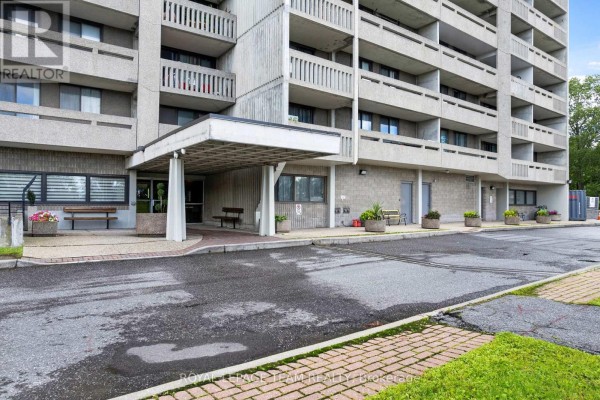 1402 - 415 Greenview Avenue, Ottawa, ON K2B8G5 Photo 2