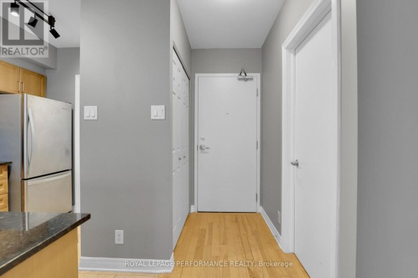 1402 - 445 Laurier Avenue W, Ottawa, ON K1R5C1 Photo 3