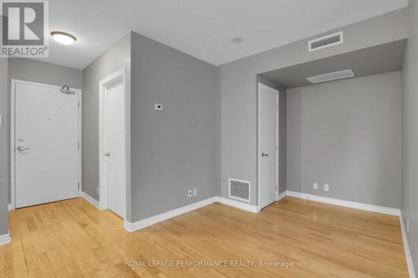 1402 - 445 Laurier Avenue W, Ottawa, ON K1R5C1 Photo 4