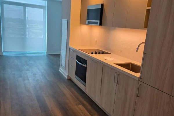 Kitchen - 1402 - 5 Meadowdale Road, Vaughan, ON L4K0C7 Photo 3