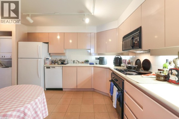 1402 909 Burrard Street, Vancouver, BC V6Z2N2 Photo 4