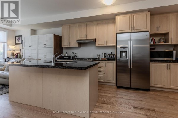 4pc Bathroom - 1402 Almonte Drive, Burlington, ON L7P0V8 Photo 5