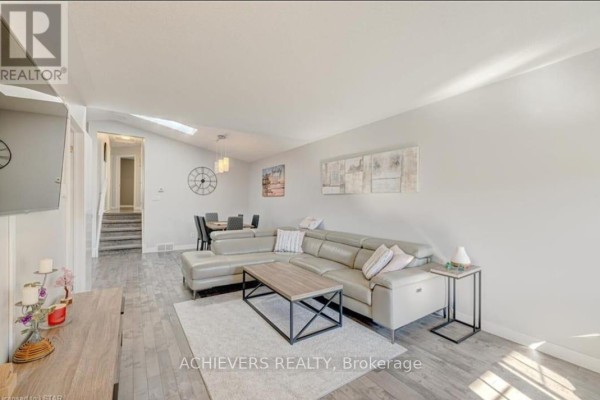 1402 Baycliffe Place, London East, ON N5Y5N5 Photo 3