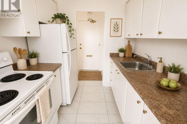 Kitchen - 1403 - 250 Frederick Street, Kitchener, ON N2H2N1 Photo 2