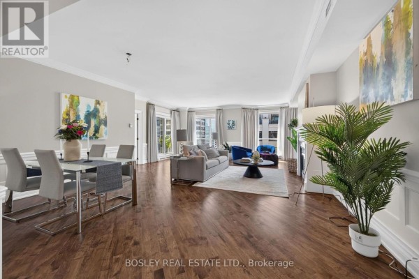 Kitchen - 1403 - 38 Avenue Road, Toronto, ON M5R2G2 Photo 4
