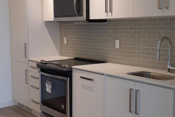 Kitchen - 1403 - 5180 Yonge Street, Toronto, ON M2N0K5 Photo 3