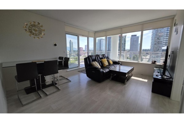 1403 13318 104 Avenue, Surrey, BC V3T0R2 Photo 5