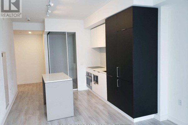 1404 - 33 Helendale Avenue, Toronto, ON, photo 2