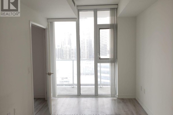 1404 - 33 Helendale Avenue, Toronto, ON, photo 3