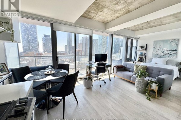 Dining room - 1404 - 60 Colborne Street, Toronto, ON M5E0B7 Photo 2