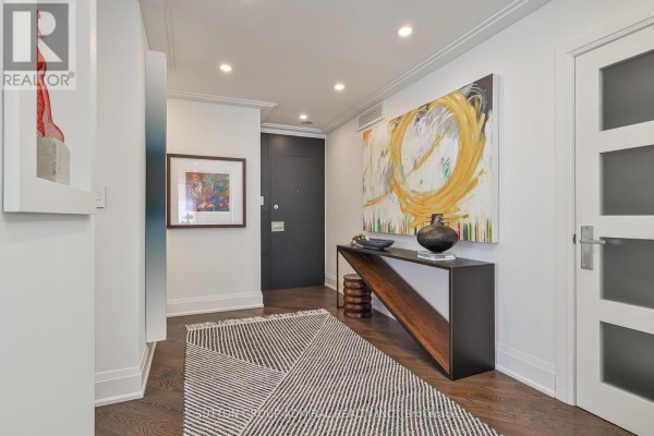 Dining room - 1404 - 619 Avenue Road, Toronto, ON M4V2K6 Photo 3