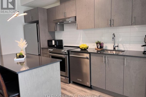 1404 - 8960 Jane Street E, Vaughan, ON, photo 3