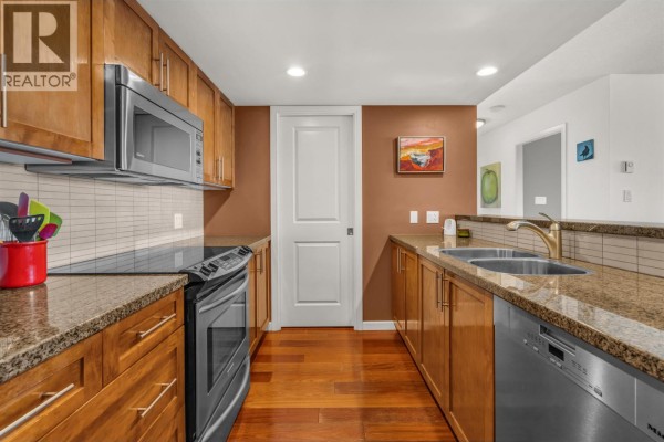 1404 288 Ungless Way, Port Moody, BC V3H0C9 Photo 3