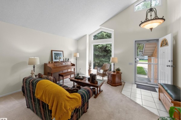 Kitchen - 1404 Falconer Rd Nw, Edmonton, AB T6R2E1 Photo 3