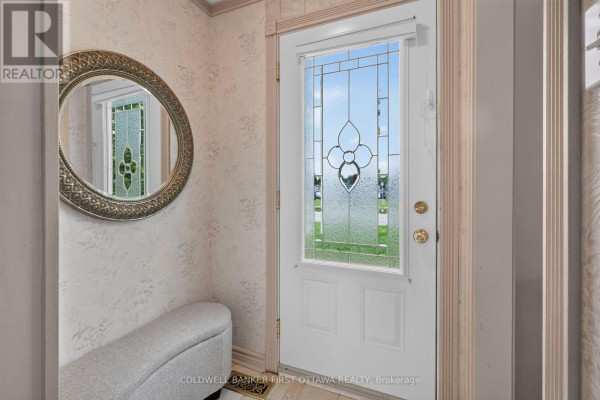 Foyer - 1404 Matheson Road, Ottawa, ON K1J8B6 Photo 3