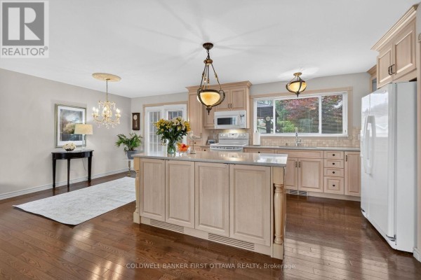 Kitchen - 1404 Matheson Road, Ottawa, ON K1J8B6 Photo 4