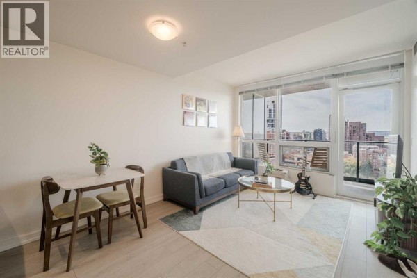 Kitchen - 1405, 128 2 Street Sw, Calgary, AB T2P4V9 Photo 2