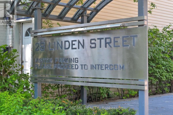 1405 - 28 Linden Street, Toronto, ON, photo 2