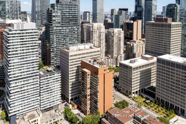 1405 - 62 Wellesley Street W, Toronto, ON, photo 2