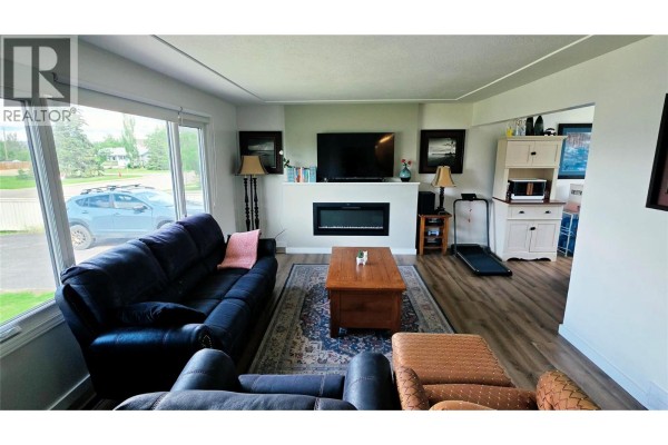 Laundry room - 1405 108 Avenue, Dawson Creek, BC V1G2T2 Photo 3