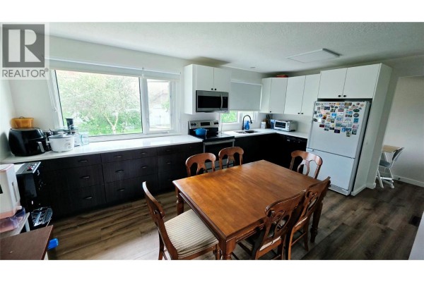 Dining room - 1405 108 Avenue, Dawson Creek, BC V1G2T2 Photo 5