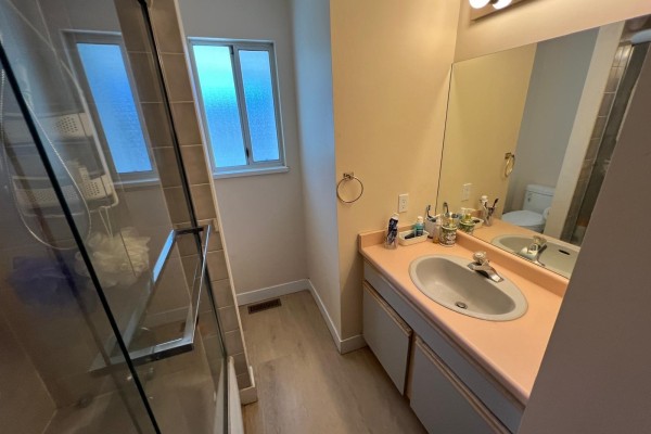 14052 66 Avenue, Surrey, BC V3W2B1 Photo 4