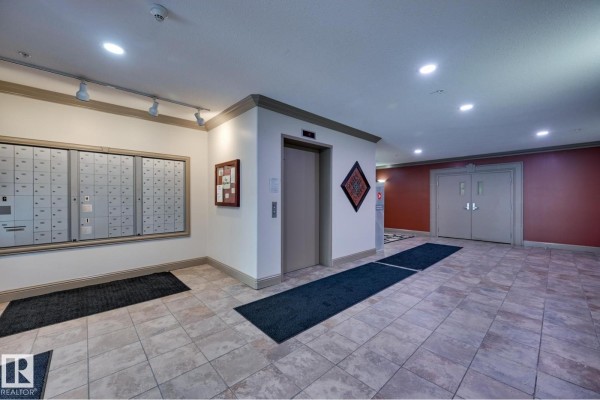 Primary Bedroom - 1406 Hodgson Wy Nw, Edmonton, AB T6R3K1 Photo 4
