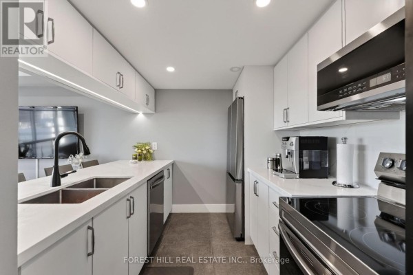 Bathroom - 1407 - 101 Subway Crescent, Toronto, ON M9B6K4 Photo 4