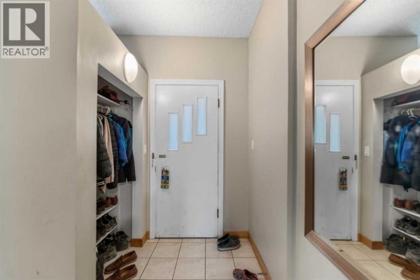 Primary Bedroom - 1407 28 Street Sw, Calgary, AB T3C1L8 Photo 5