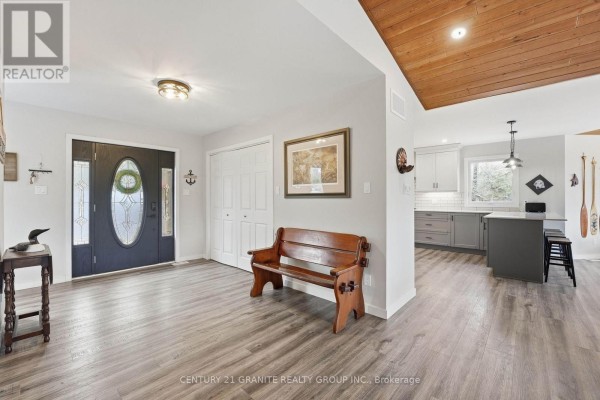 Bedroom - 1407 Abrams Road W, Highlands East, ON K0L1C0 Photo 3