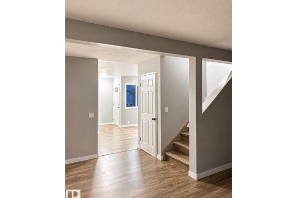 Family room - 14075 30 St E Nw, Edmonton, AB T5Y1R5 Photo 4